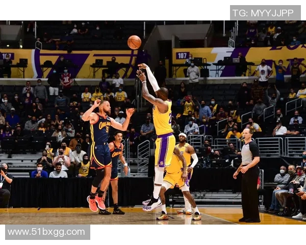 2006年11月湖人与太阳的经典对决回顾与精彩瞬间分析